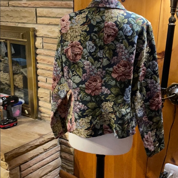 Ladies tapestry jacket - Picture 6 of 9